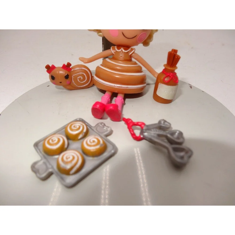 Lalaloopsy Mini Bun‎ Bun Sticky Icing Doll Series 8 Sew Cute Shoppes Set